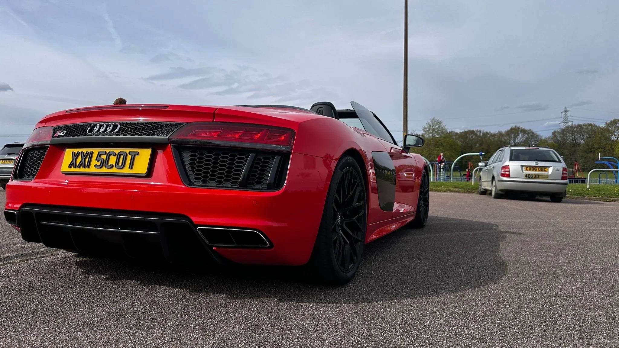 AUDI R8 WITH 4D PLATES - NUMBER PLATE TRENDS UK